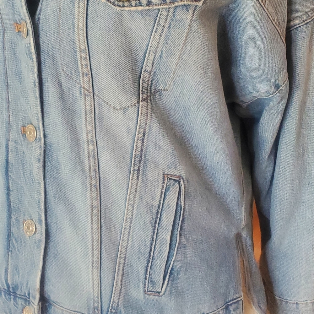 Zara Denim Jacket - Picture 4 of 9